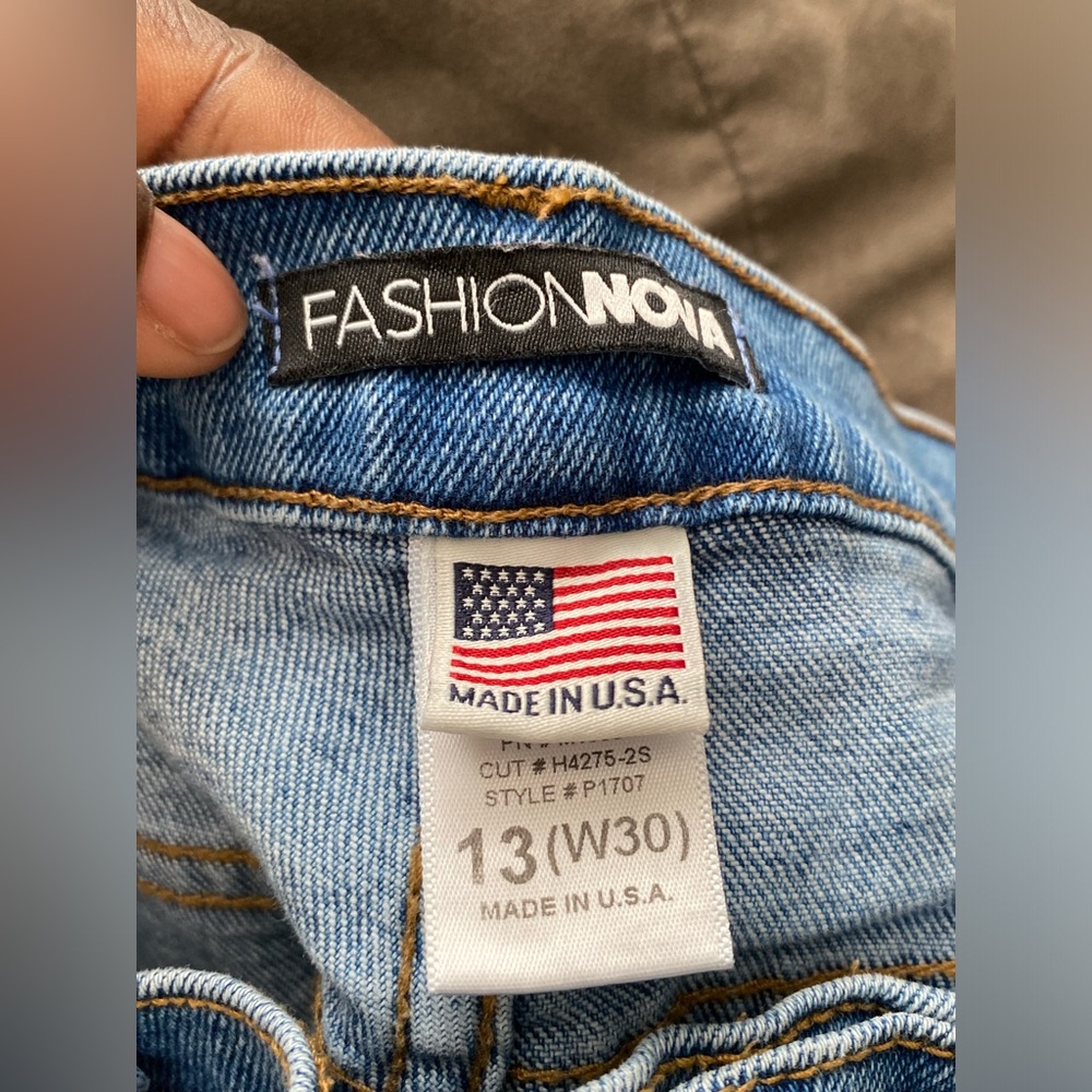 Fashion Nova High Waist Baggy Ankle Length thick texture jeans.Size:13(W30) - Picture 7 of 8